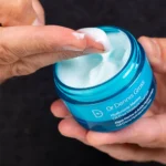 Dr. Dennis Gross Hyaluronic Marine™ Oil-Free Moisture Cushion - Image 4