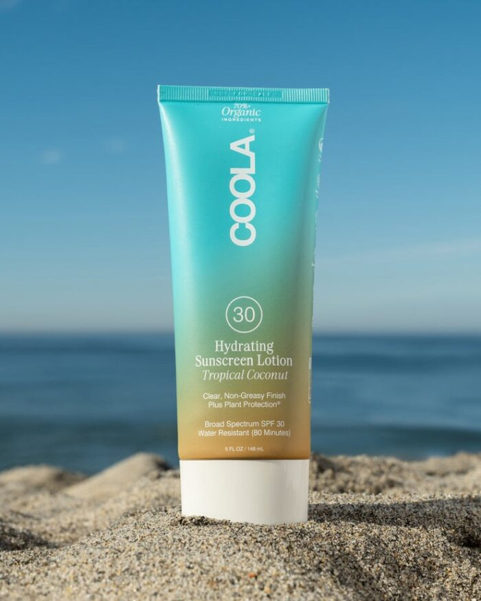 Coola Hydrating Body Lotion SPF30 - Tropical Coconut - Image 4
