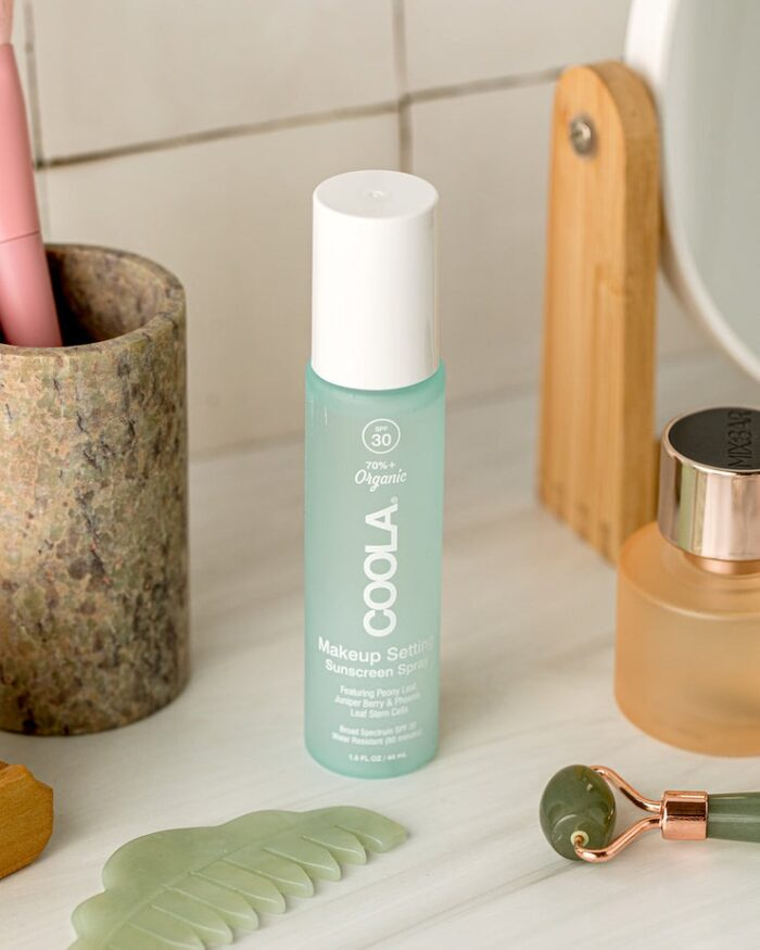 Coola Classic Makeup Setting Spray SPF30 - Image 5