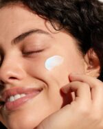 Coola Refreshing Water Plumping Gel SPF30 - Image 3