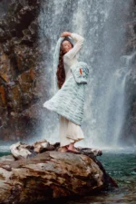 Little Giraffe Cascade Throw Blanket - Image 10