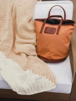 Little Giraffe Shaker Chunky Knit Blanket - Image 5